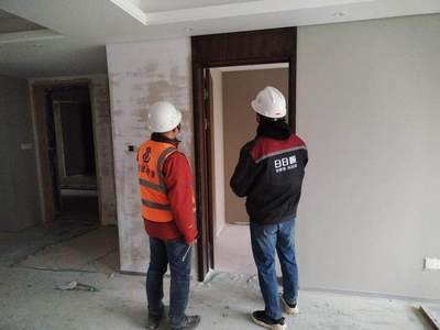 從“送裝一體”到“全屋定制” 日日順供應鏈木門安裝項目驗收成功的家居交付新范式